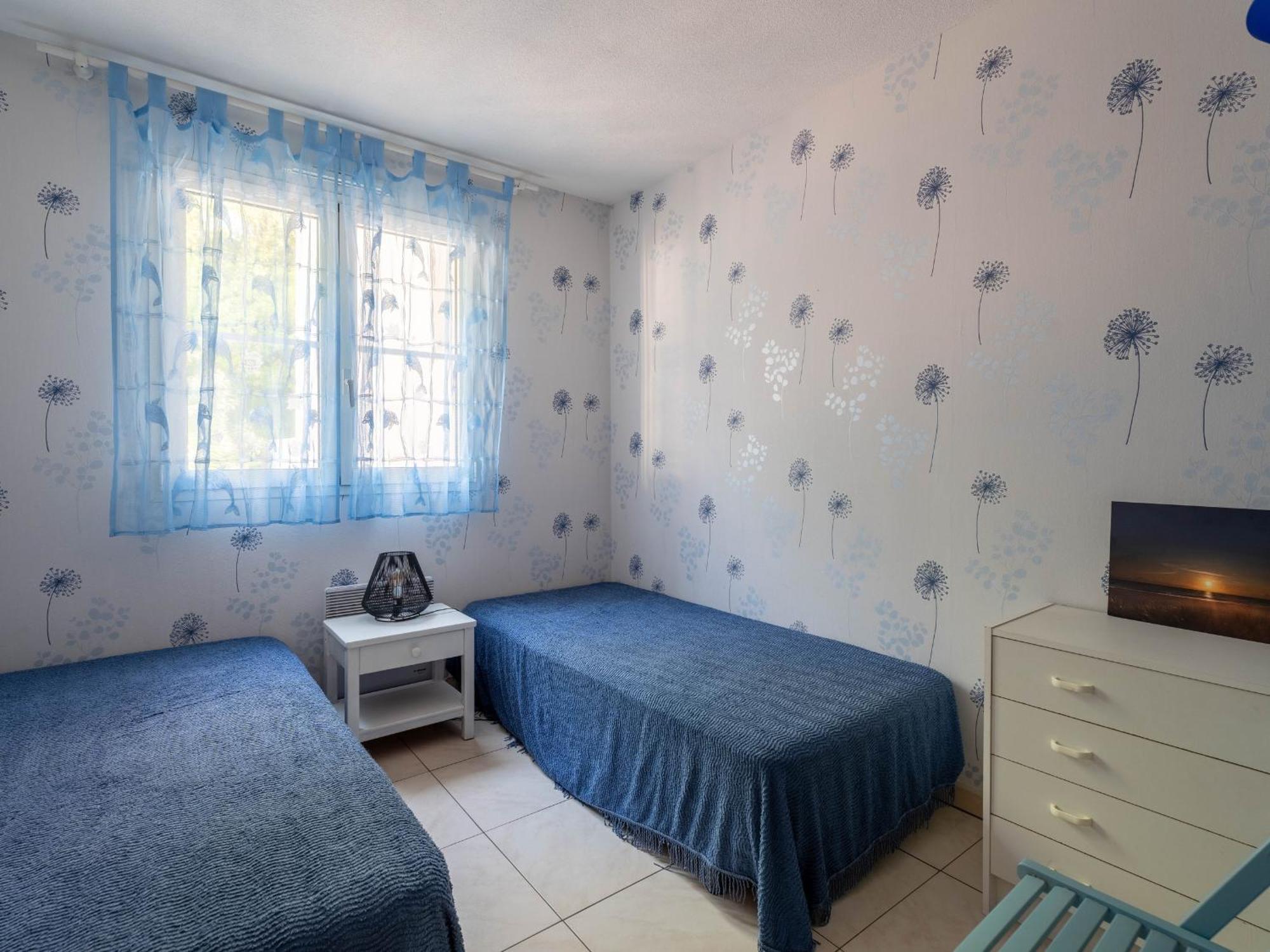 T3 Avec Terrasse, Parking, Proche Commerces Et Plages - Centre - Fr-1-319-15 Apartment