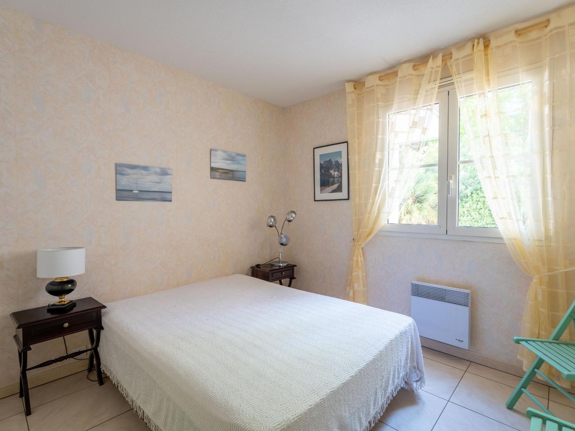 T3 Avec Terrasse, Parking, Proche Commerces Et Plages - Centre - Fr-1-319-15 *