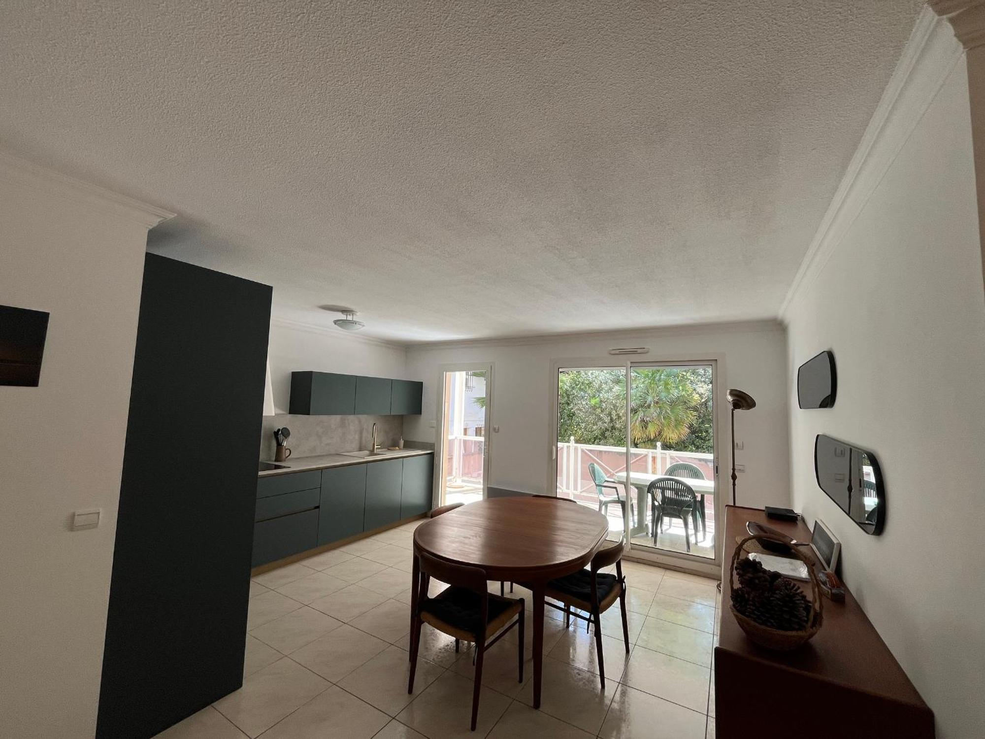T3 Avec Terrasse, Parking, Proche Commerces Et Plages - Centre - Fr-1-319-15 Apartment